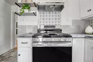 1545 Moore Pl, University City, MO 63130 - Photo 9