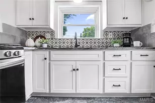 1545 Moore Pl, University City, MO 63130 - Photo 7