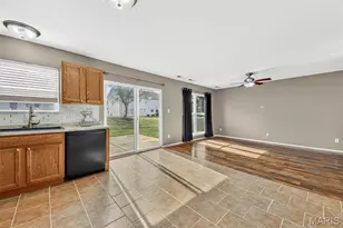 210 Homeshire Cir, Wentzville, MO 63385 - Photo 11