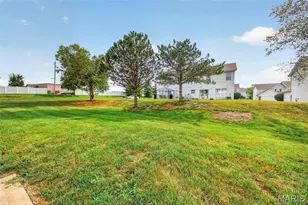 210 Homeshire Cir, Wentzville, MO 63385 - Photo 33