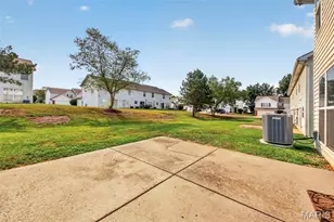 210 Homeshire Cir, Wentzville, MO 63385 - Photo 31