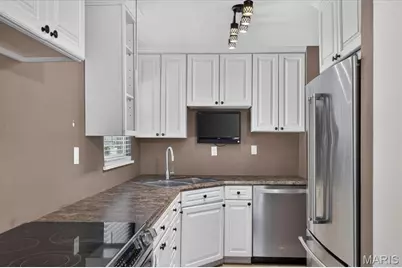5541 Wyoming Street, Saint Louis, MO 63139 - Photo 9