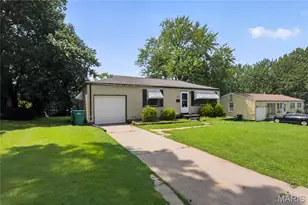 636 Science Hill Dr, Saint Louis, MO 63137 - Photo 3