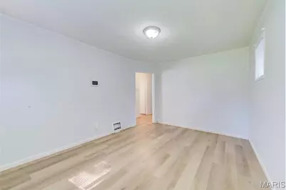 121 Coburg Drive, Saint Louis, MO 63137 - Photo 5