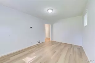 121 Coburg Dr, Saint Louis, MO 63137 - Photo 5