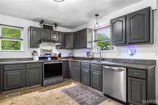 803 E 3rd St, De Soto, MO 63020 - Photo 15