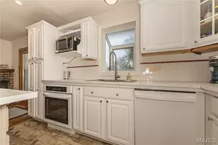 12112 Greenwalk Dr, Saint Louis, MO 63146 - Photo 7