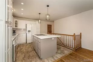 12112 Greenwalk Dr, Saint Louis, MO 63146 - Photo 9