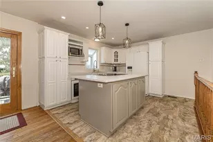12112 Greenwalk Dr, Saint Louis, MO 63146 - Photo 11