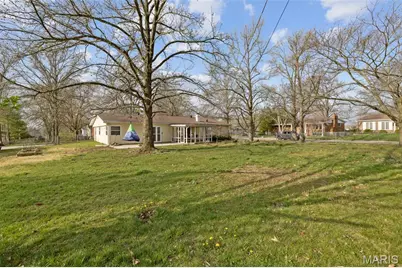 4649 McIlroy Drive, Saint Louis, MO 63128 - Photo 5