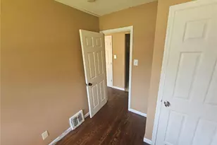 10308 Galloway Dr, Saint Louis, MO 63137 - Photo 11