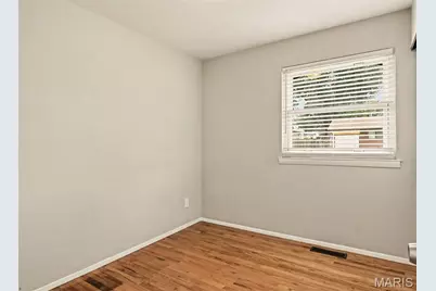 1536 Coachway Lane, Hazelwood, MO 63042 - Photo 9