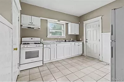 5823 Helen Avenue, Jennings, MO 63136 - Photo 7