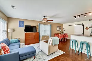 1375 Mobile Ct, Saint Louis, MO 63139 - Photo 3