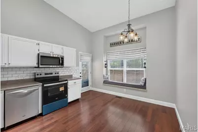 1006 Providence Pointe Drive, Wentzville, MO 63385 - Photo 9