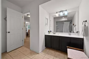 1010 Thoreau Ct, Creve Coeur, MO 63146 - Photo 17