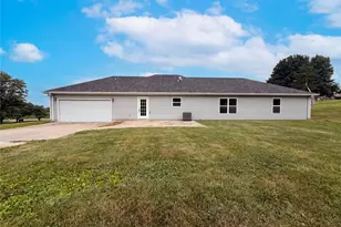 2357 Bastean Rd, Wentzville, MO 63385 - Photo 5