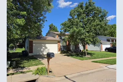 12137 Glenpark Drive, Maryland Heights, MO 63043 - Photo 3