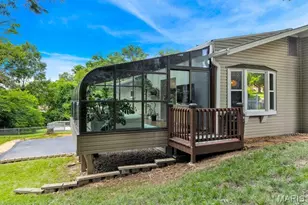 12034 Debonnaire Dr, Saint Louis, MO 63146 - Photo 5