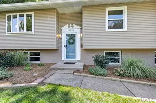 12034 Debonnaire Dr, Saint Louis, MO 63146 - Photo 3