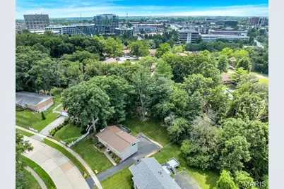 12034 Debonnaire Drive, Saint Louis, MO 63146 - Photo 45