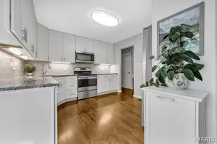 12034 Debonnaire Dr, Saint Louis, MO 63146 - Photo 17