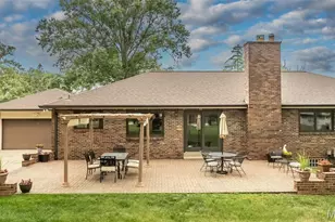 12050 Charwick Dr, Saint Louis, MO 63128 - Photo 31