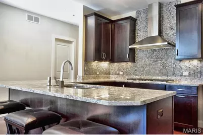 6451 Clayton Road #303, Saint Louis, MO 63117 - Photo 5