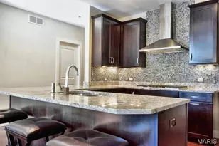 6451 Clayton Rd, Saint Louis, MO 63117 - Photo 5