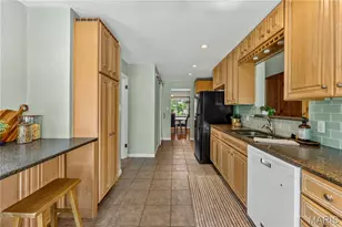 219 Sunningwell Dr, Webster Groves, MO 63119 - Photo 13