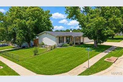1496 El Camino Drive, Florissant, MO 63031 - Photo 3