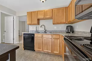 916 Carpathian Dr, Lake Saint Louis, MO 63367 - Photo 17