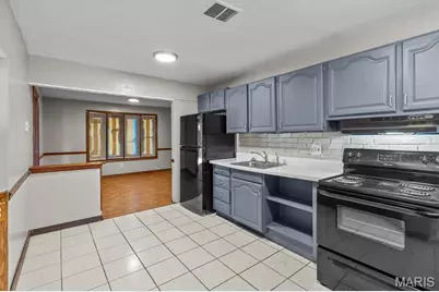 12 Country Lane, Florissant, MO 63033 - Photo 7