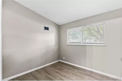 2025 Thunderbird Avenue, Florissant, MO 63033 - Photo 13