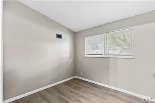 2025 Thunderbird Ave, Florissant, MO 63033 - Photo 13