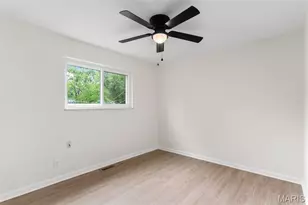 8033 Amherst Ave, University City, MO 63130 - Photo 15