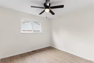 8033 Amherst Ave, University City, MO 63130 - Photo 11