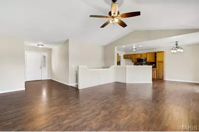 907 Sherwood Drive, Warrenton, MO 63383 - Photo 7
