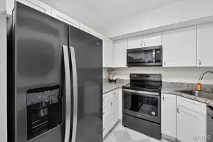 1663 E Swan Cir, Saint Louis, MO 63144 - Photo 15