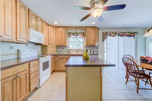 3017 Valley Vista Dr, Saint Peters, MO 63376 - Photo 7
