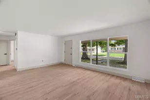 6705 Village Square Dr, Hazelwood, MO 63042 - Photo 5