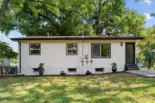 6705 Village Square Dr, Hazelwood, MO 63042 - Photo 31