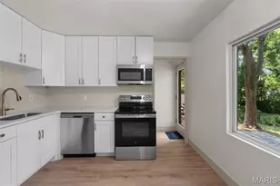 6705 Village Square Dr, Hazelwood, MO 63042 - Photo 13