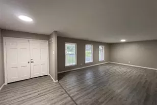 27 Nob Hill Dr, Hazelwood, MO 63138 - Photo 11