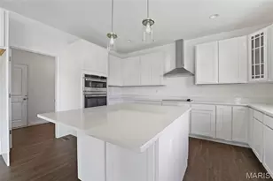 12232 Louiselle Park Dr, Maryland Heights, MO 63043 - Photo 17