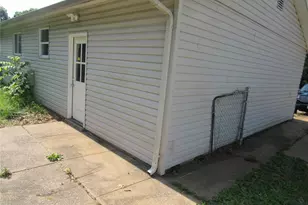 815 Briarbrae Dr, Saint Louis, MO 63138 - Photo 15