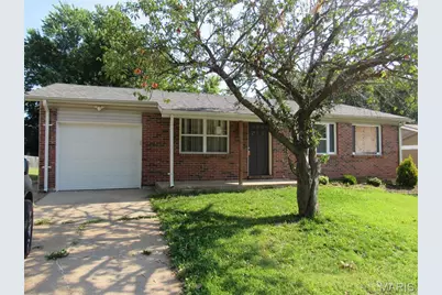 815 Briarbrae Drive, Saint Louis, MO 63138 - Photo 1