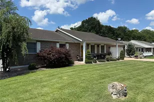 137 Rosewood Dr, Hannibal, MO 63401 - Photo 3