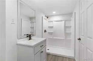 8578 Drury Ln, Saint Louis, MO 63147 - Photo 23