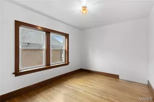 8578 Drury Ln, Saint Louis, MO 63147 - Photo 17